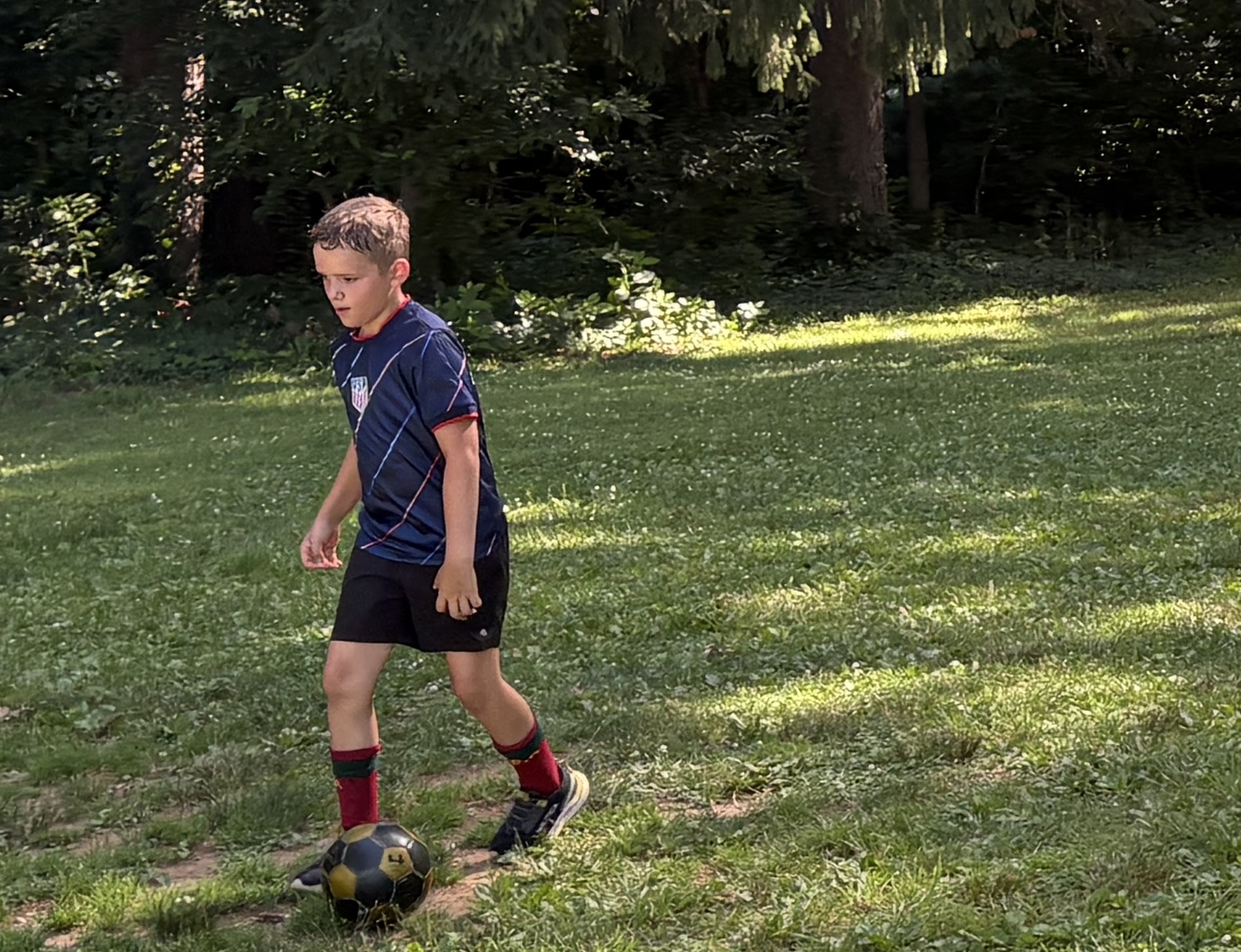 Leo bringing the ball down