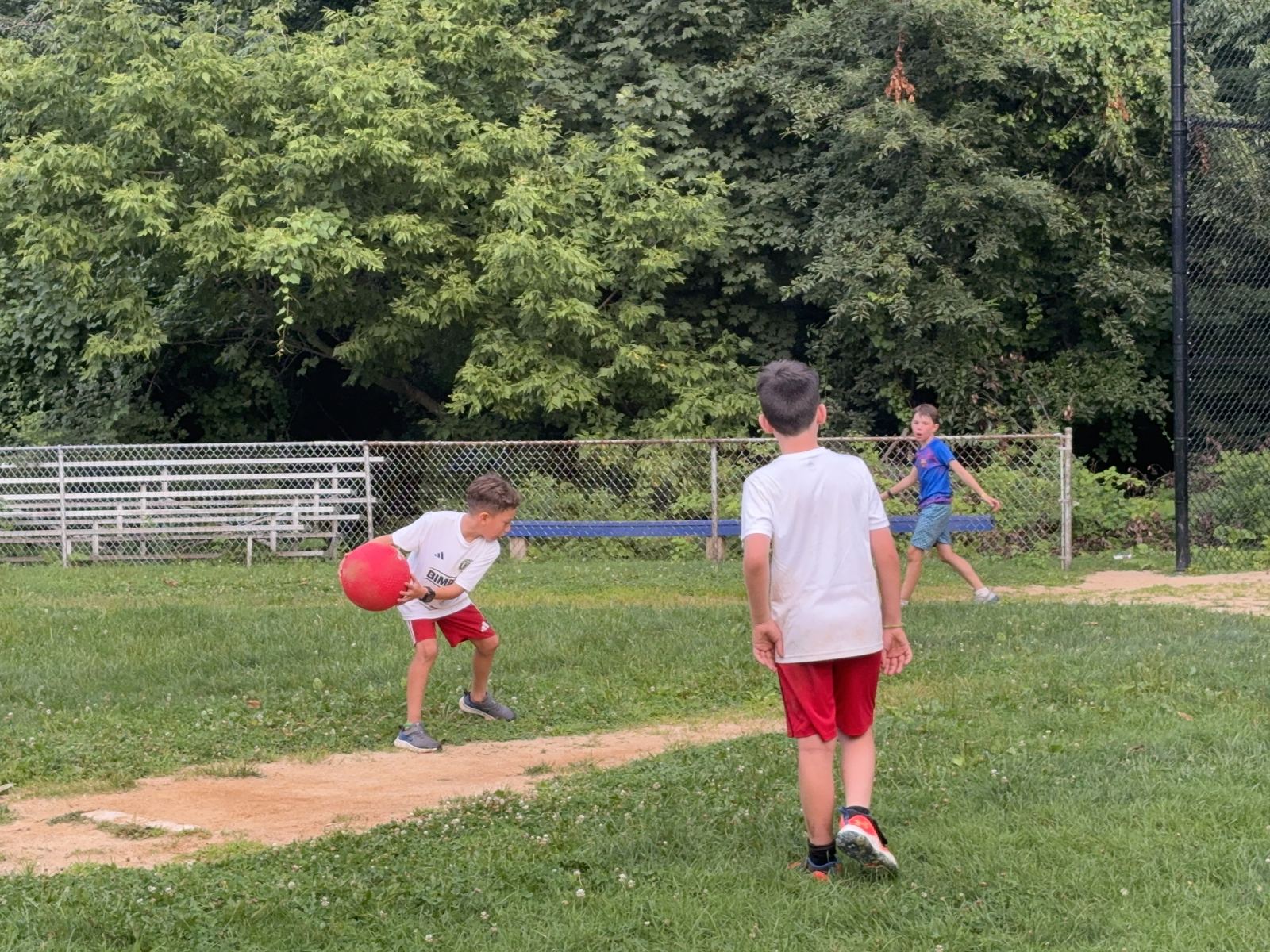 Thiago pitches